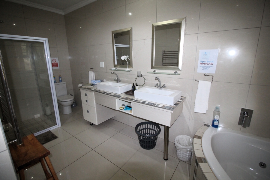 10 Bedroom Property for Sale in Dorchester Heights Eastern Cape